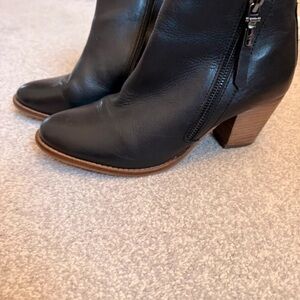 Elegant Black Leather Heeled Boots